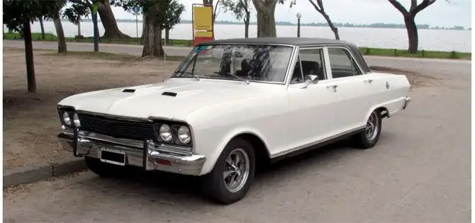 Weißer Oldtimer – beispielhaftes Ankaufsfahrzeug in Rendsburg